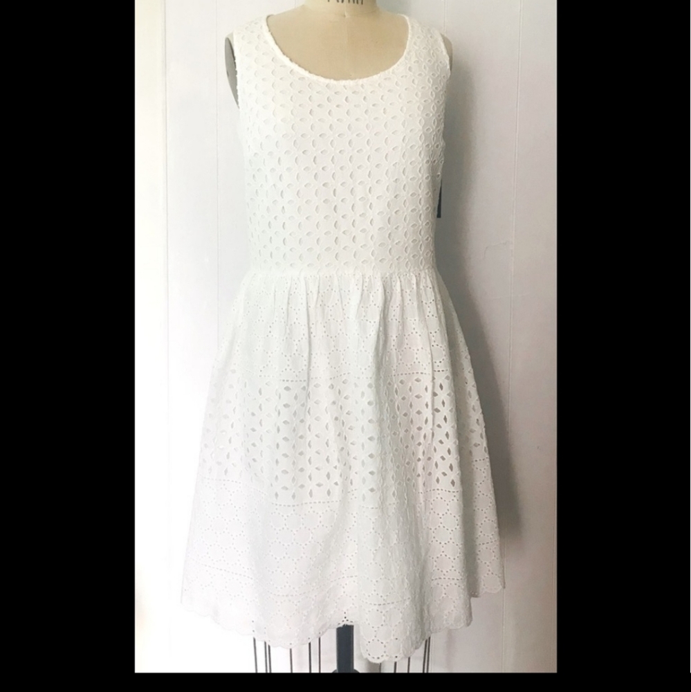NWT OLD NAVY WHITE EBMROIDERED COTTON EYELET FIT & FLARE SLEEVELESS DRESS 16